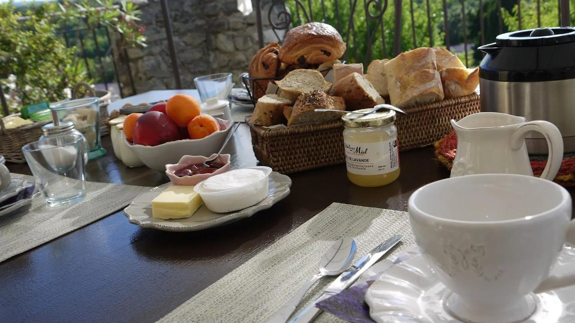 Guest house La Ferme Les Eybrachas Hotel Reauville