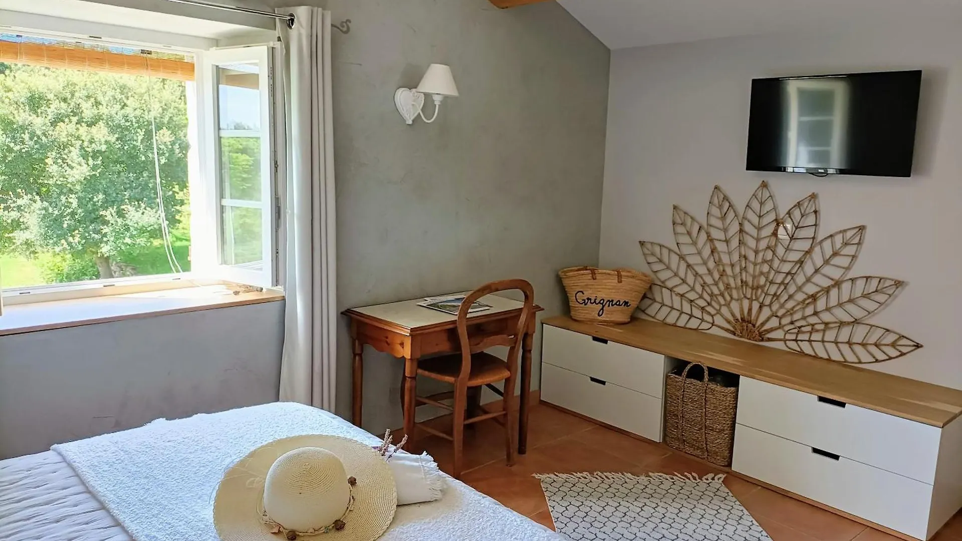 La Ferme Les Eybrachas Hotel Reauville 0*,  France